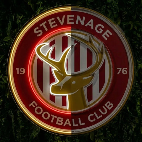 Letrero de neón del escudo de Stevenage FC